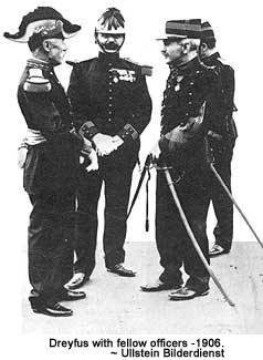 Dreyfus with fellow officers -1906.